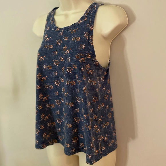 American Eagle woman’s  tank - Picture 2 of 5